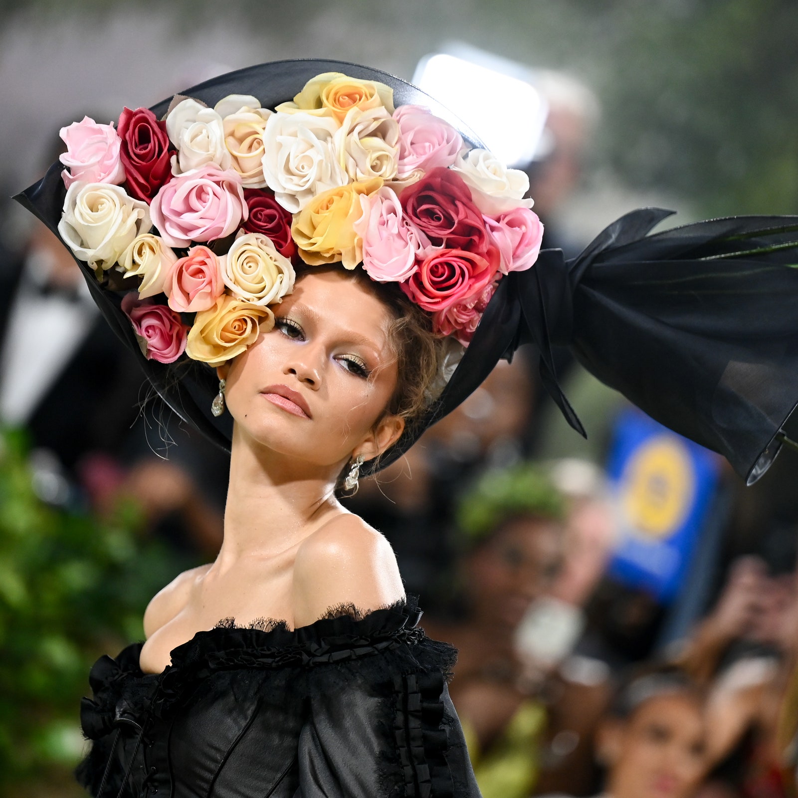 Zendaya blondiert ihre Augenbrauen für die Met Gala 2024 &#8211; und beweist, wie natürlich "Bleached Brows" aussehen können