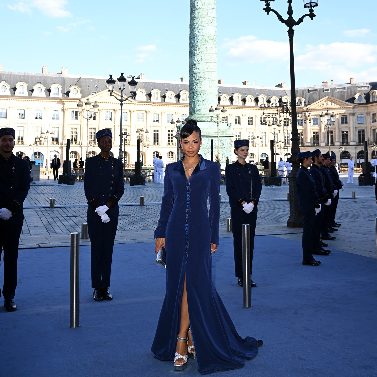 VOGUE World 2024 in Paris: Darum gibt es einen blauen &#8211; und keinen roten &#8211; Teppich auf der Place Vendôme