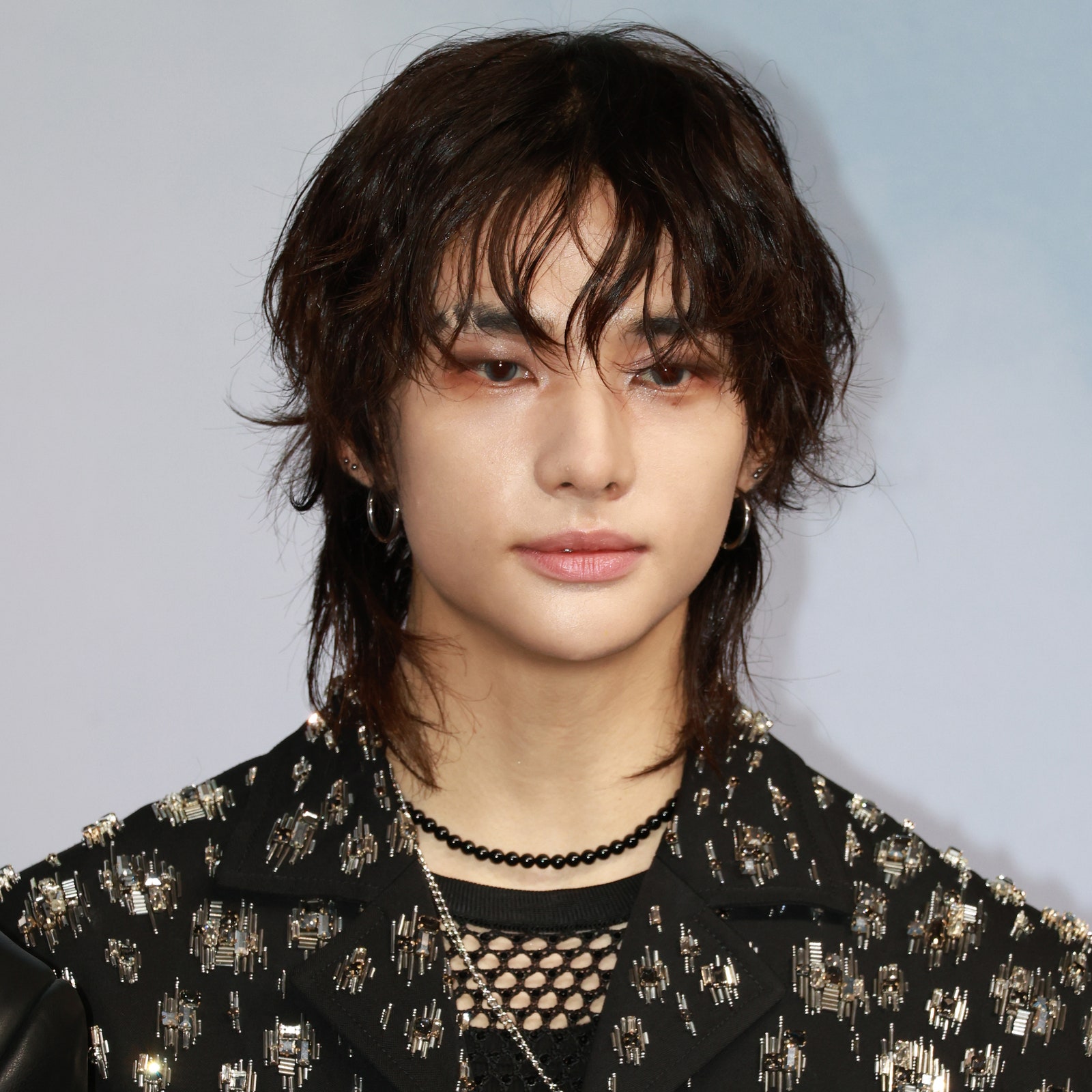 Diese Versace-Looks wird Stray-Kids-Star Hyunjin während der "Dominate"-Welttournee tragen