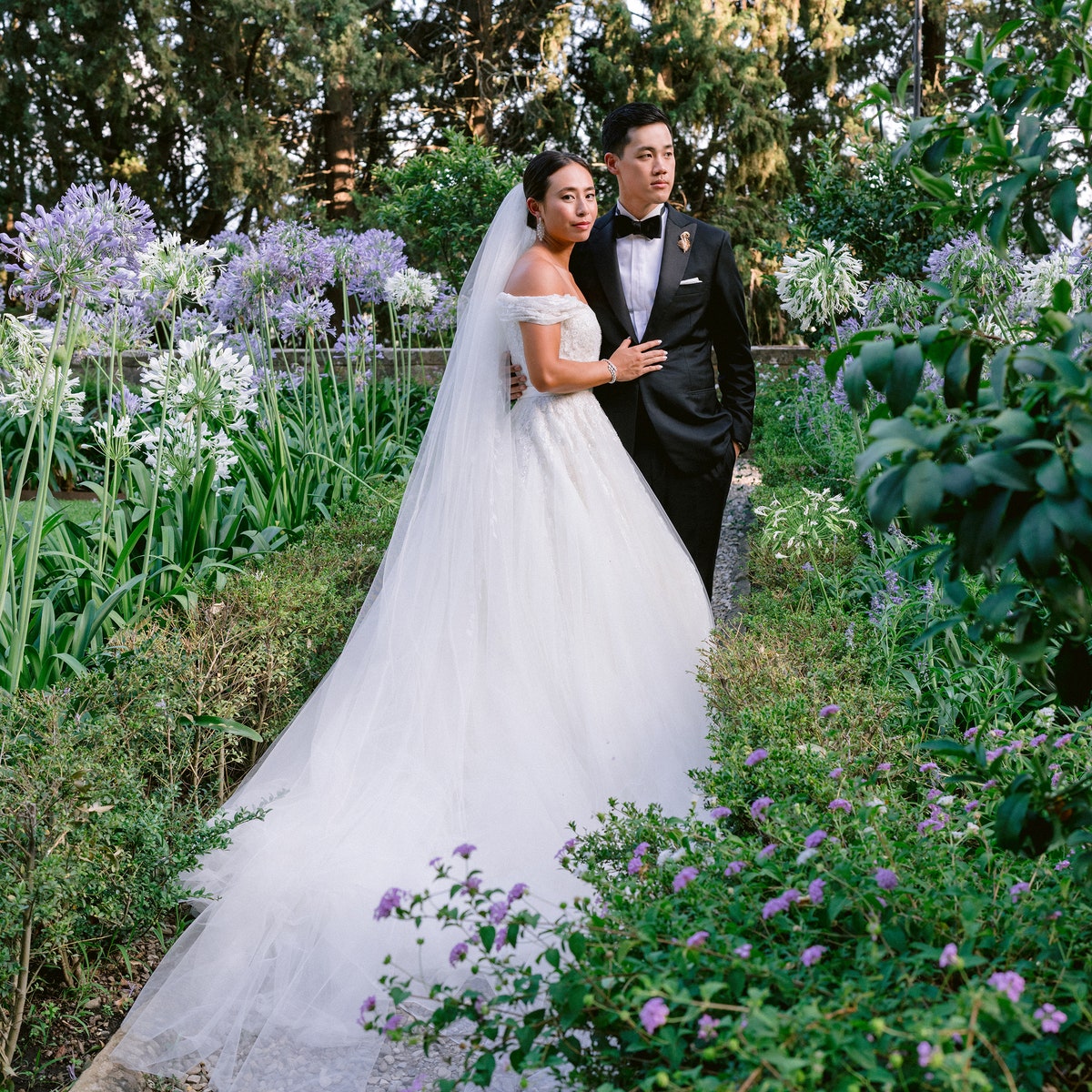 Hochzeit in Florenz: Während des traumhaften Wochenendes ihrer Feier trug die Braut Kleider von Schiaparelli, Khaite, Alexander McQueenund Elie Saab