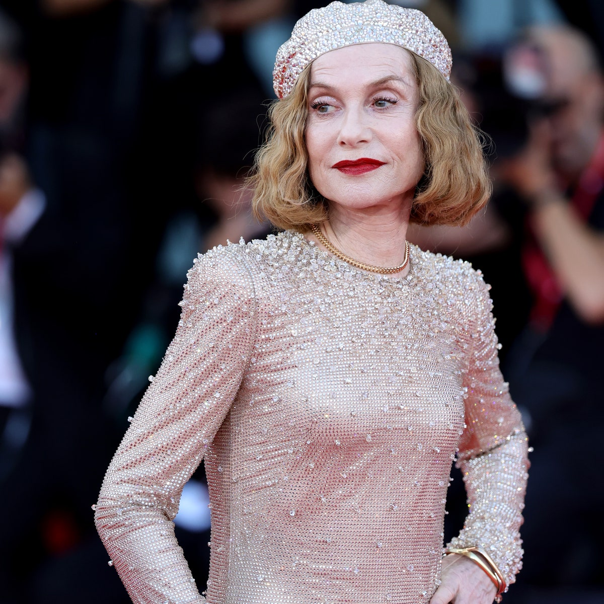 Isabelle Huppert trägt jetzt einen angesagten French-Bob &#8211; so gut steht ihr die Trendfrisur im Herbst 2024