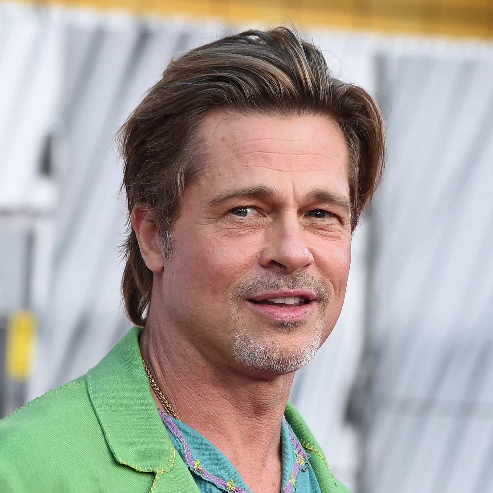 Brad Pitt: un uniforme de verano para liberarlos a todos