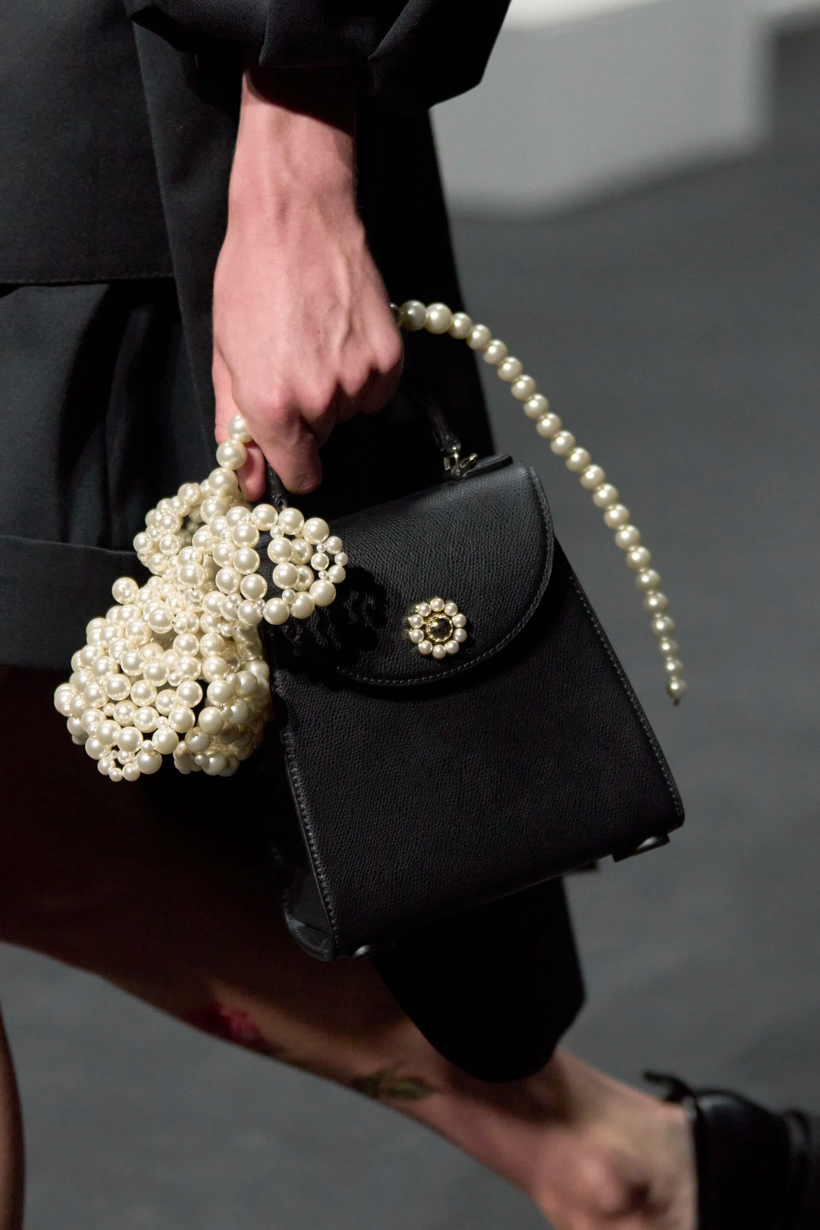 La esttica ladylike es una tendencia en bolsos de la primavera verano 2024 según Simone Roche