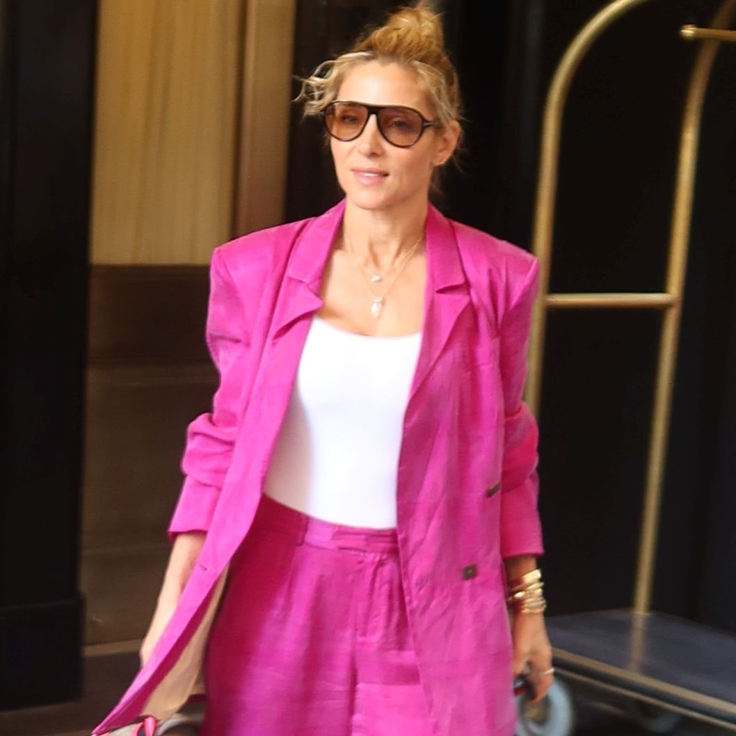 Elsa Pataky se decanta por el traje de lino más apetecible del verano