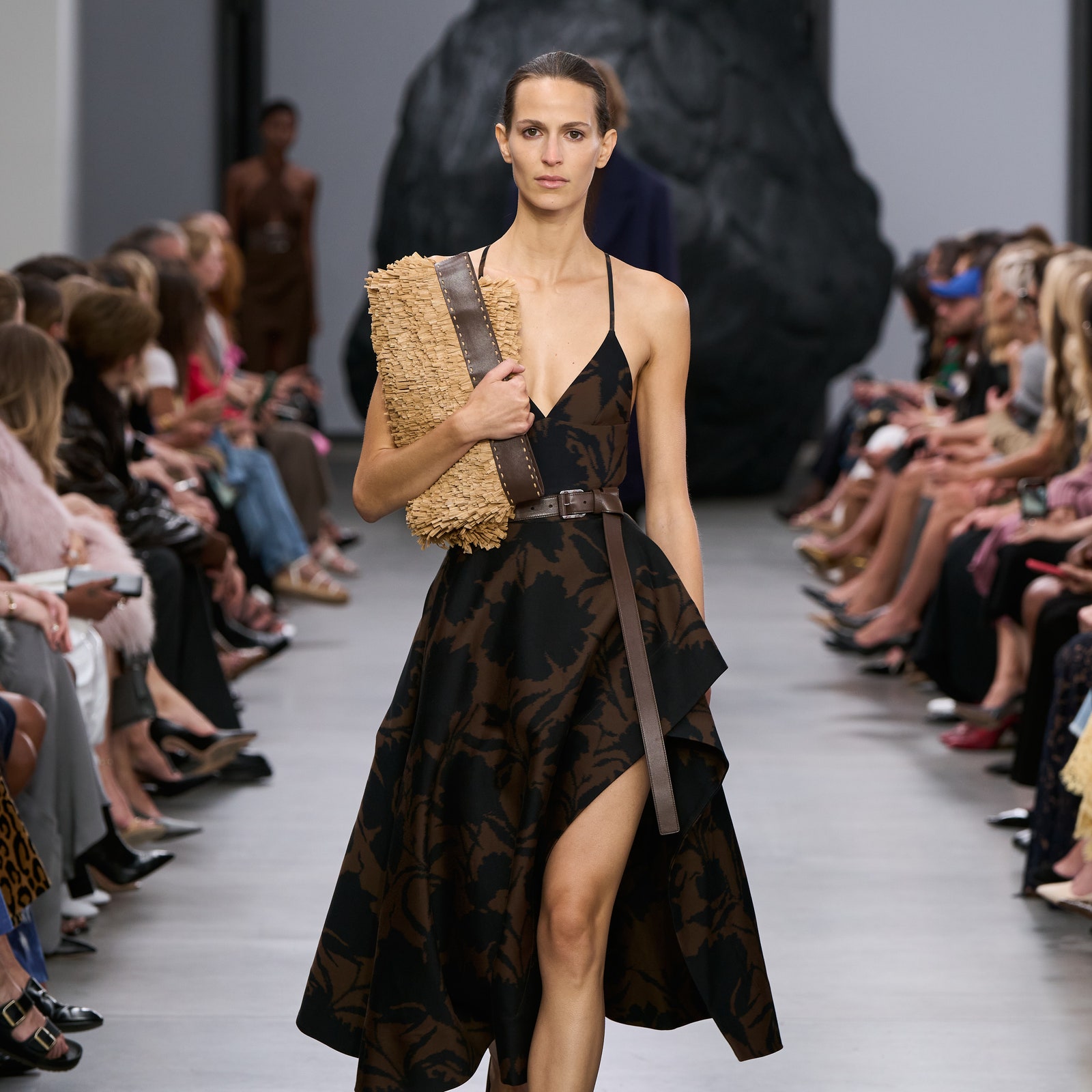 Michael Kors destierra los principales tabúes cromáticos en su desfile de primavera-verano 2025