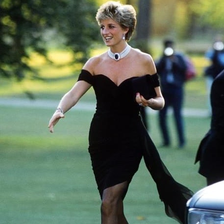 Lady Diana : ses 10 robes les plus iconiques décryptées en chiffres