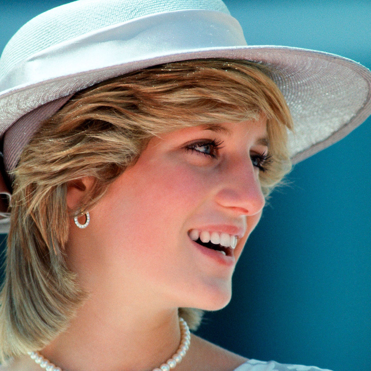 Princess Diana in 26 era defining jewelry pieces