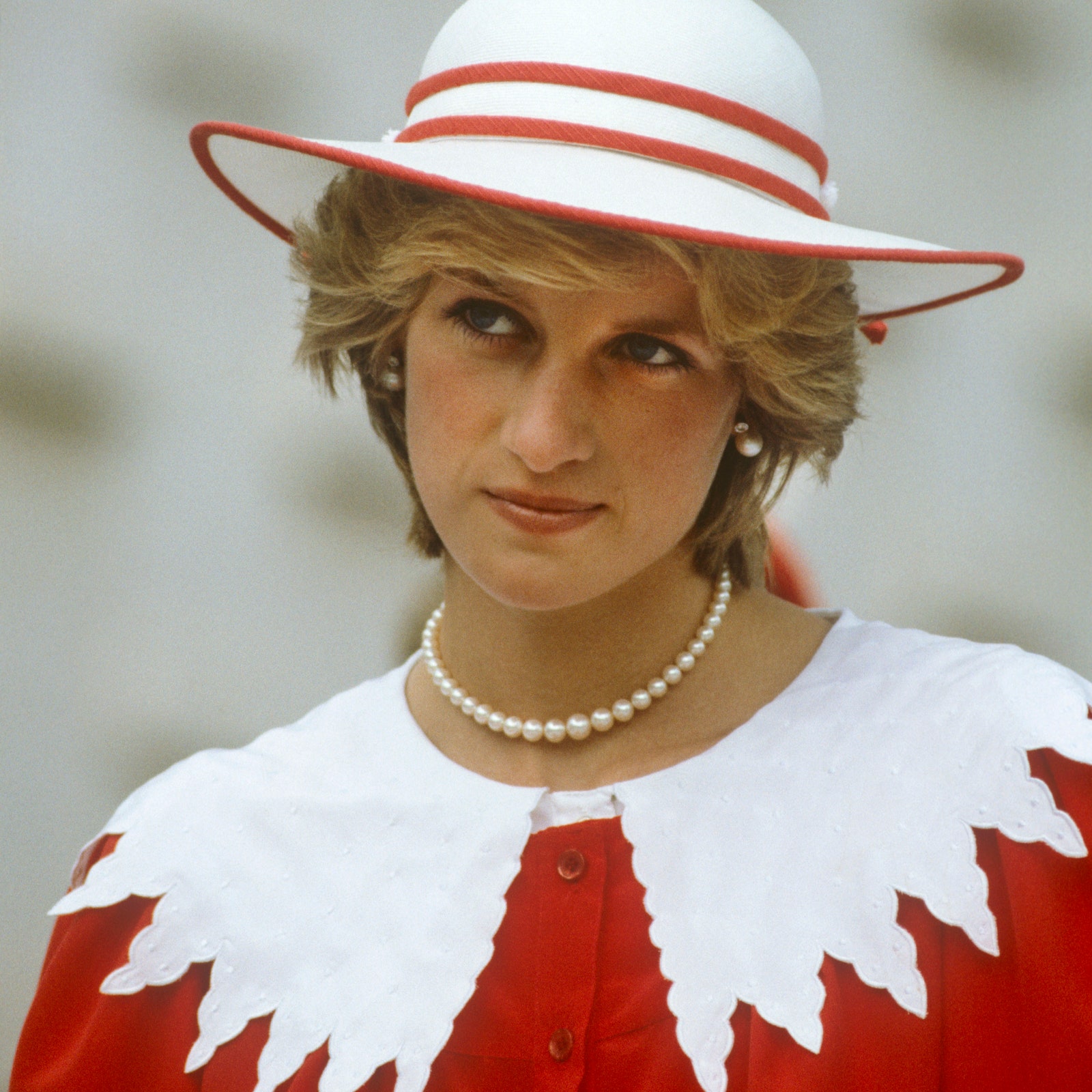 Comment la tendance des grands cols a été en réalité lancée par Lady Diana