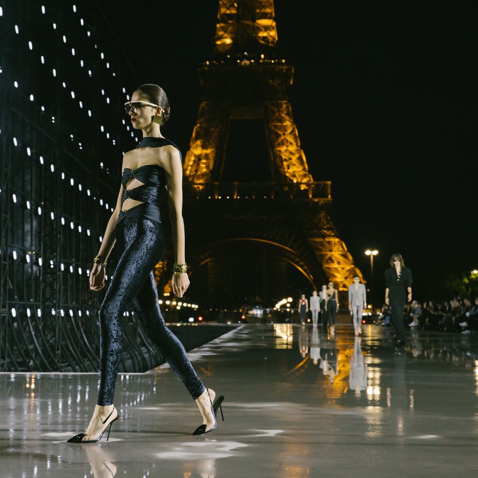 Saint Laurent : ce qu'il faut retenir du défilé printemps-été 2022