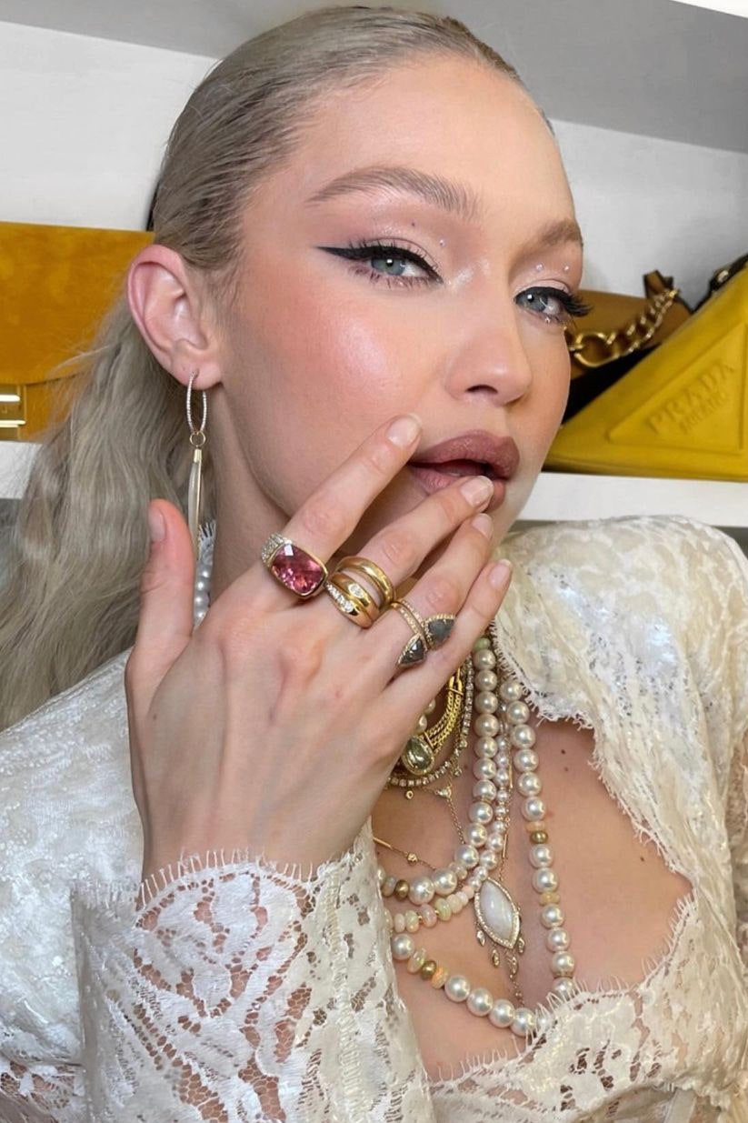 Gigi Hadid strass