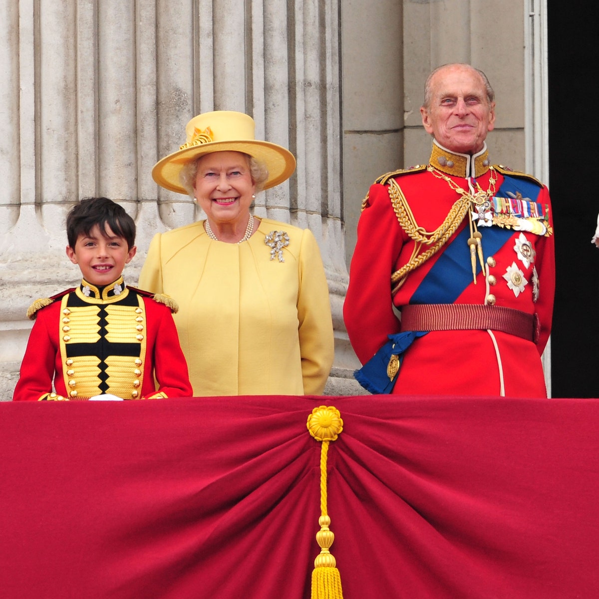 Comment la Reine Elizabeth II s'habillait quand elle était invitée à un mariage ?