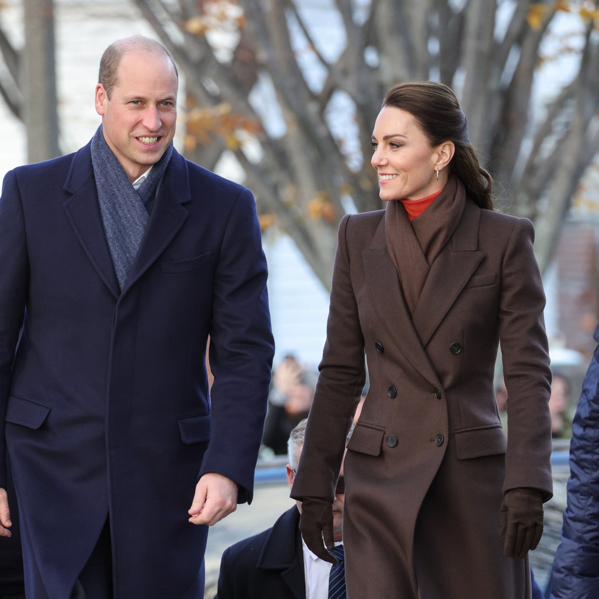 Kate Middleton, le prince William et leurs enfants adoptent un style casual pour leur première carte de Noël en tant que famille de Galles