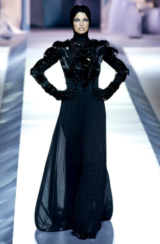 Linda Evangelista au dfil Jean Paul Gaultier automnehiver 20032004 à Paris