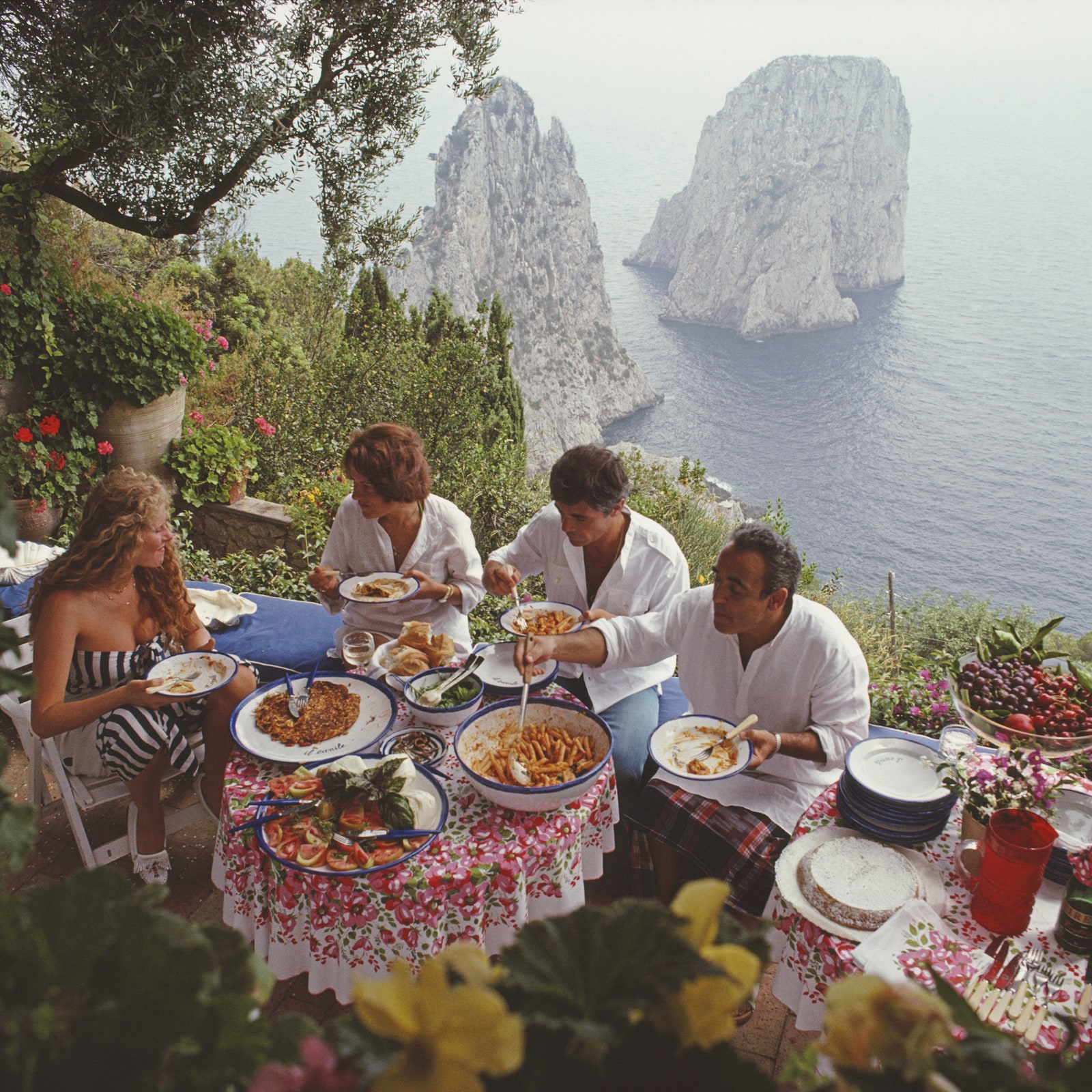 Tables de l'été : les plus belles photos de Slim Aarons