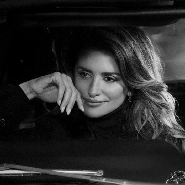 Penélope Cruz se confie sur son film surprise (avec Brad Pitt) projeté au défilé Chanel automne-hiver 2024-2025