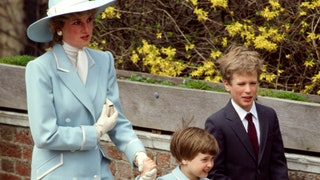 Image may contain Diana Princess of Wales Person Clothing Coat Blazer Jacket Formal Wear Suit and Footwear famille royale