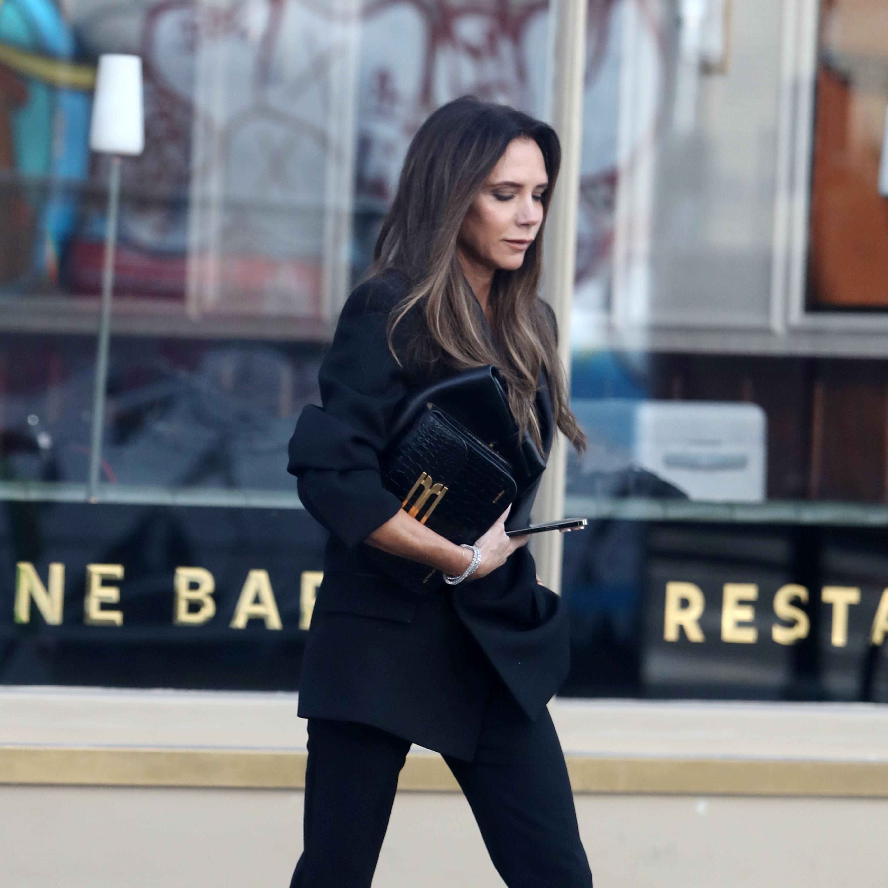 Victoria Beckham ne se lasse pas de ces tendances pantalons qui flattent toutes les silhouettes