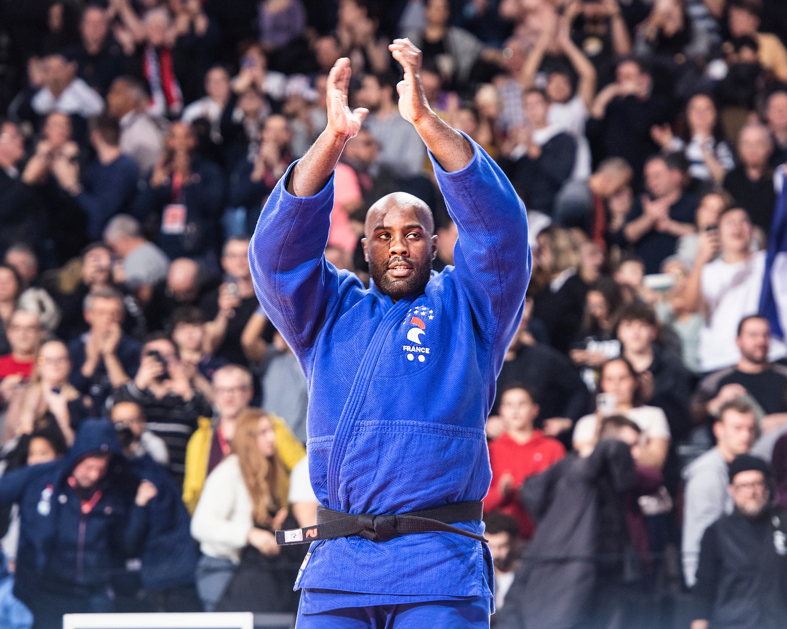 Le Français Teddy Riner clèbre sa victoire sur le Japonais Hyoga Ota lors de la deuxième journe du Grand Chelem de judo...