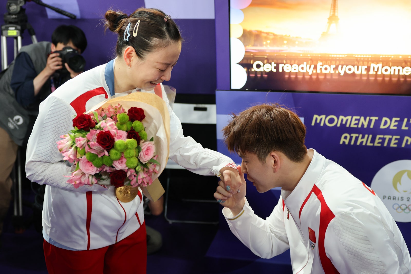 Le joueur de badminton Liu Yuchen demande la mdaille d'or Huang Yaqiong en mariage.