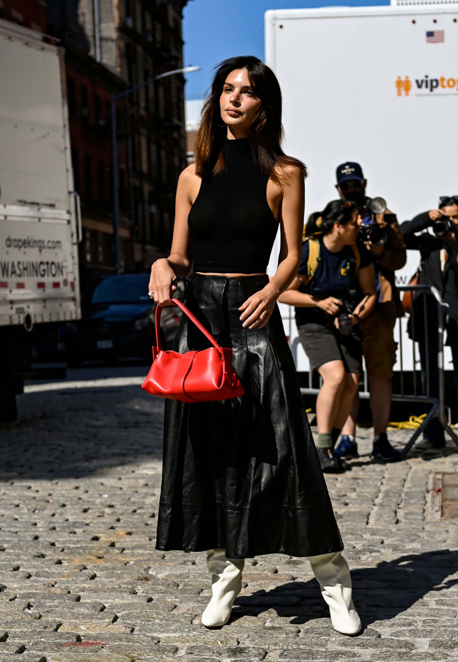 Emily Ratajkowski lors de la Fashion Week printempst 2025 de New York