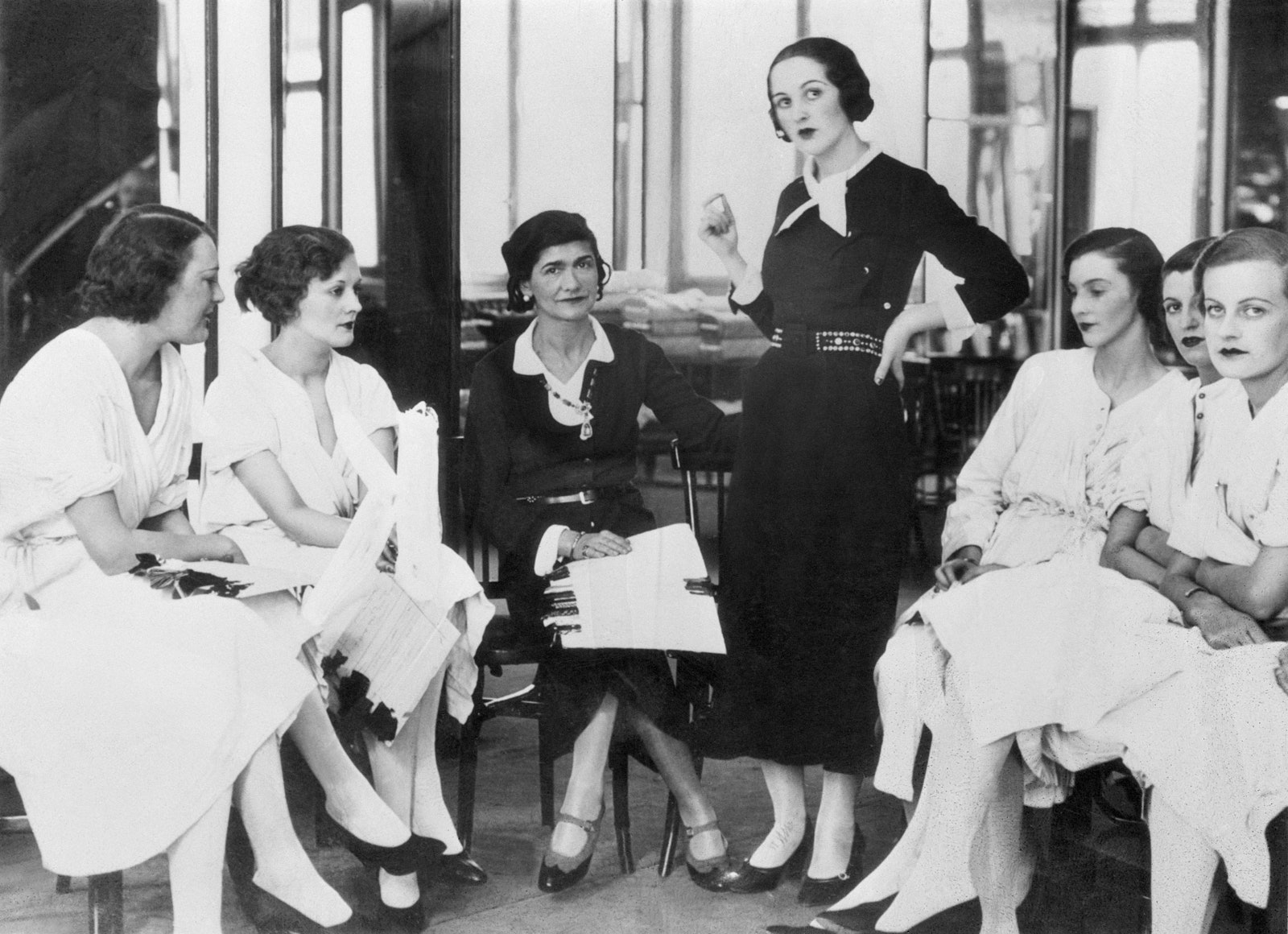 Gabrielle Coco Chanel en su atelier