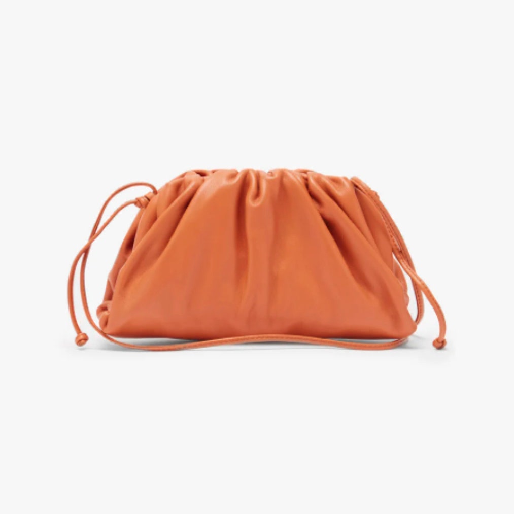 Bottega Veneta pouch clutch en piel color naranja