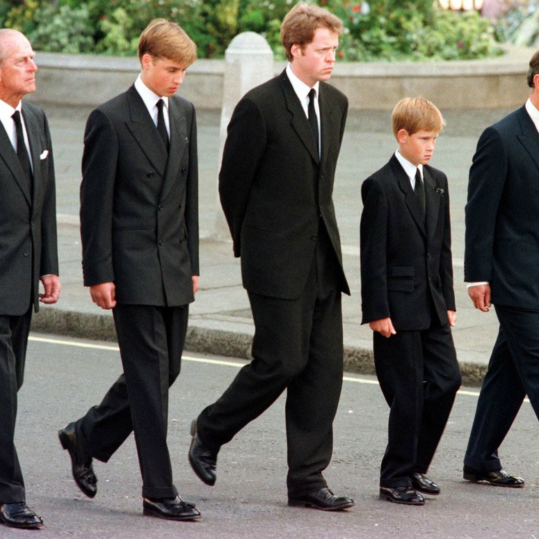 Príncipe Harry y William en el funeral de Lady Di 