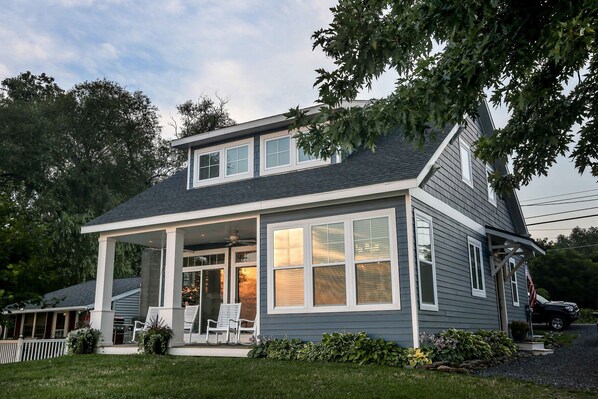 Lakeside of Seneca Bungalow