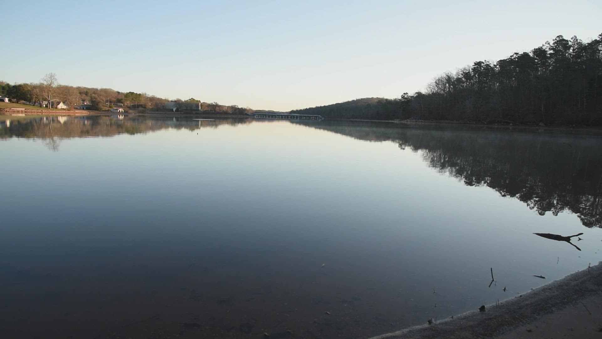 At a little over 1.5 miles, the Lake Shore Loop on the eastern side of the park follows along Fort Loudoun Lake and is considered an easy trail.