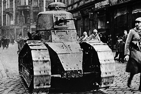 This Puny French Vehicle Was the First Great Tank