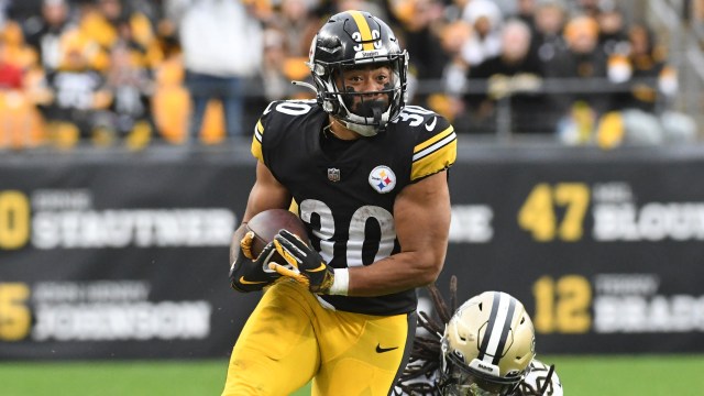 Pittsburgh Steelers running back Jaylen Warren