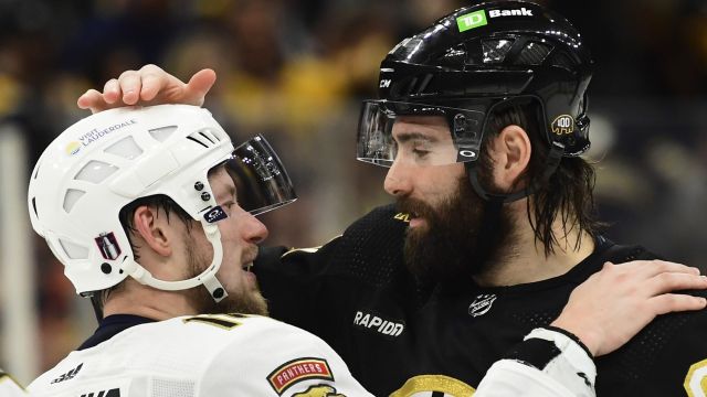 Boston Bruins forward Pat Maroon and Florida Panthers forward Vladimir Tarasenko