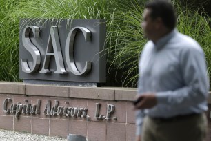 SAC Capital pays bonuses to keep staff