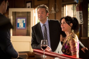 "COUGAR TOWN" "Like a Diamond" / Ep 511 TBS