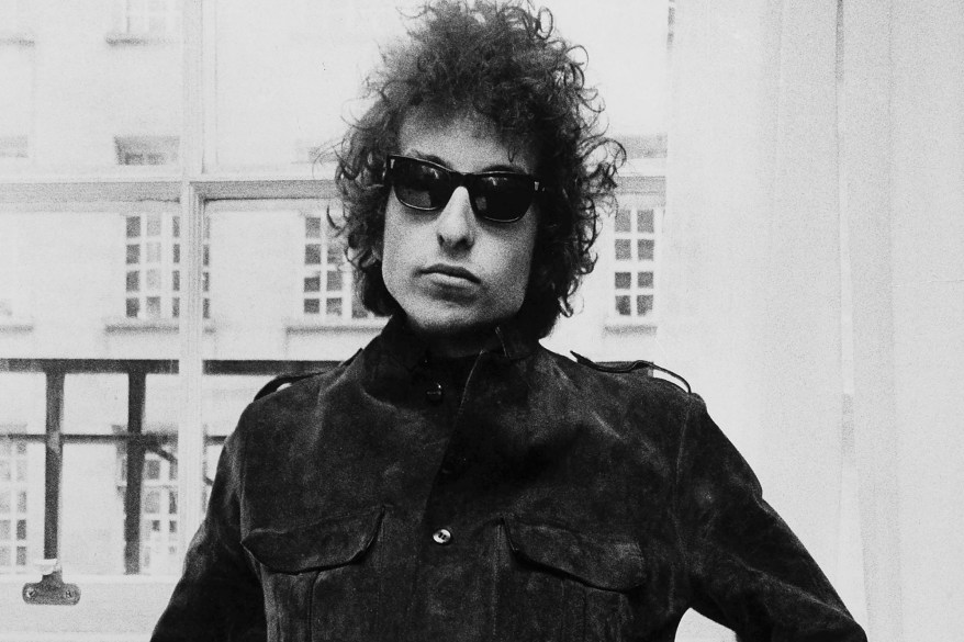 How to dress like Bob Dylan