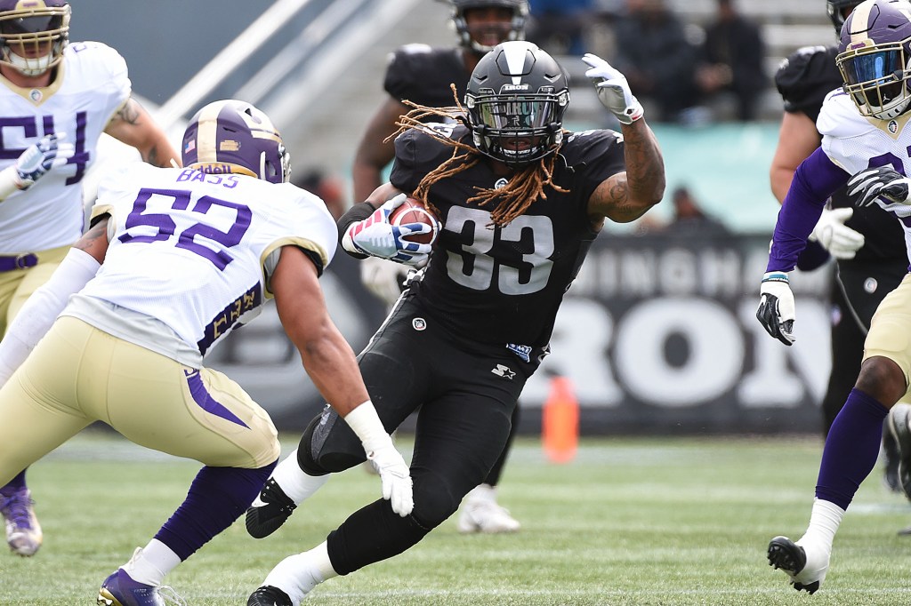 Trent Richardson #33 of the Birmingham Iron runs the ball 