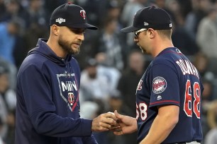 Rocco Baldelli takes out starting pitcher Randy Dobnak in the third inning of the Yankees' 8-2 win in Game 2 of the ALDS on Saturday.