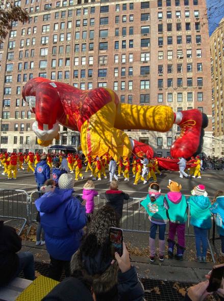 Ronald McDonald balloon partially deflates at Macy’s Thanksgiving Day Parade