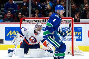 J.T. Miller beats Semyon Varlamov for the game-winning shootout goal in the Islanders' 5-4 loss to the Canucks.