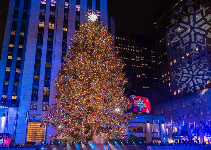 rockefeller center christmas tree coronavirus