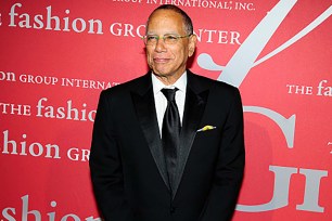 Dean Baquet in suit and tie