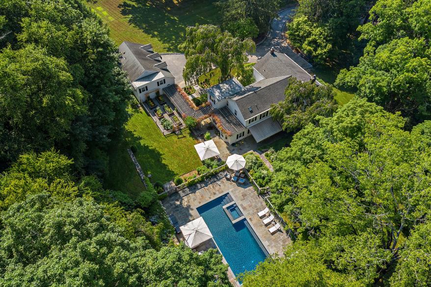 Hank Azaria's spread in Westchester County is for sale asking $3.25 million.
