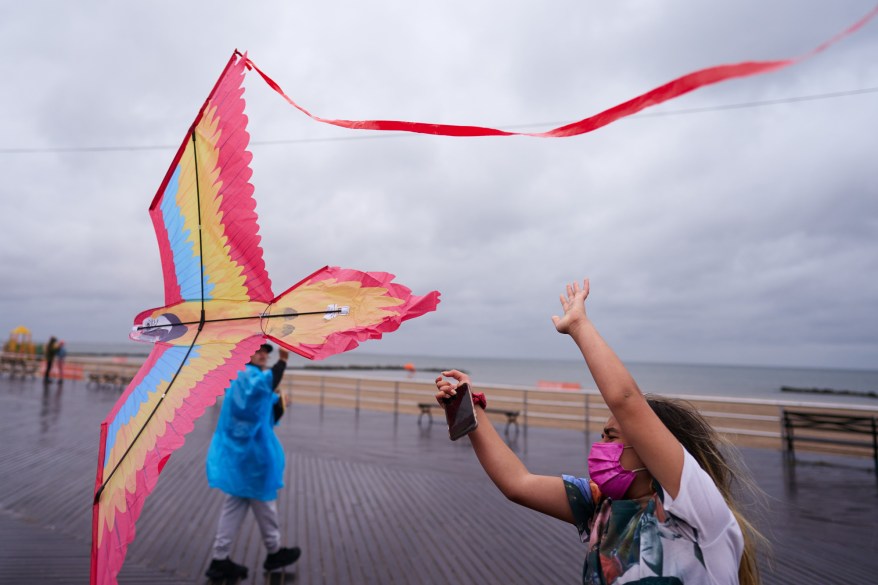 NYC powers through spring showers: Post's week in photos