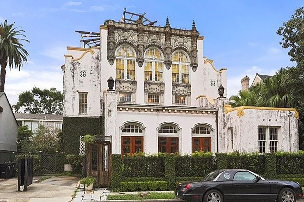 A $2.4 million historic New Orleans mansion tied to Beyoncé caught fire last night around 6:15 P.M. central daylight time. 