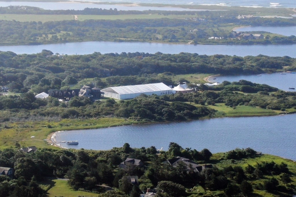 Obama's 60th birthday party tent