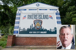 De Blasio visits Rikers