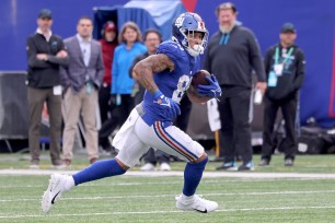 New York Giants tight end Evan Engram #88 runs the ball during the fourth quarter. The New York Giants defeated the Carolina Panthers 25-3.