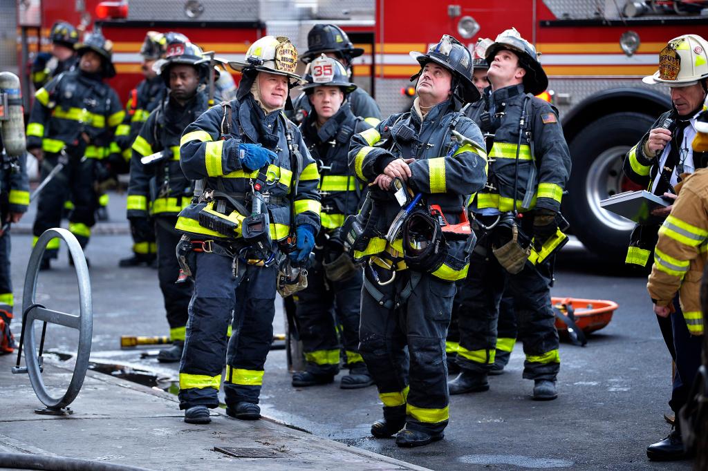 The FDNY respond to a 2 alrm fire inside a 5 story mutliple dwelling at 696 10th Ave., NYC.