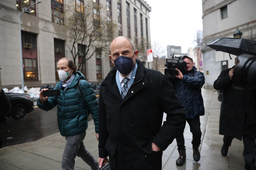 Michael Avenatti leaves the Daniel Patrick Moynihan Courthouse on February 4, 2022 in New York.