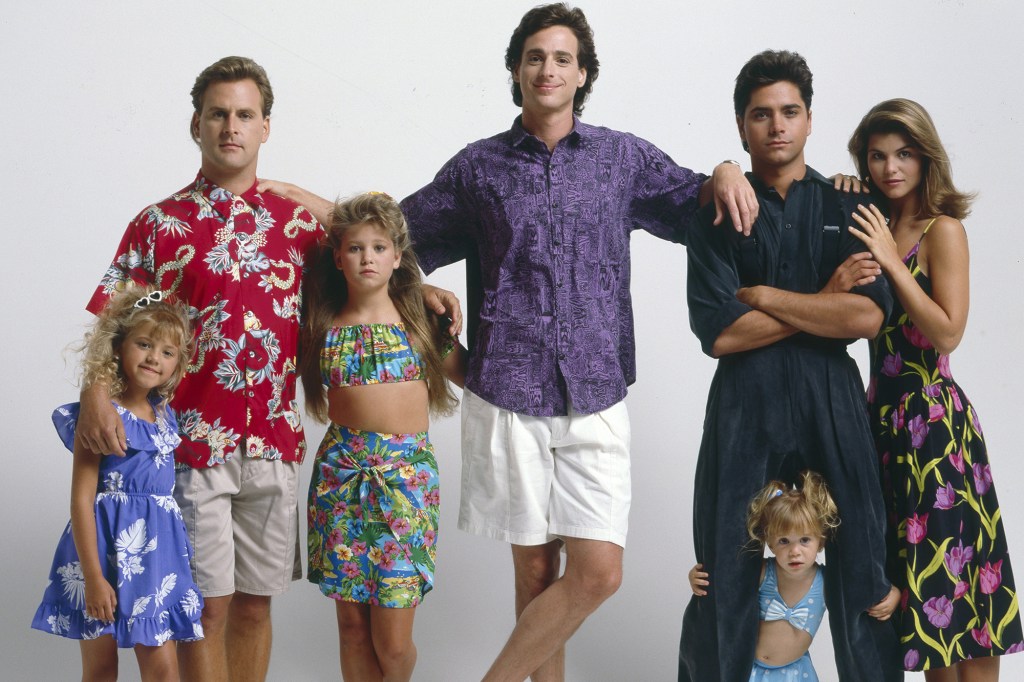 FULL HOUSE - Cast Gallery - August 8, 1989. (Photo by ABC Photo Archives/Disney General Entertainment Content via Getty Images)JODIE SWEETIN;DAVE COULIER;CANDACE CAMERON;BOB SAGET;JOHN STAMOS;MARY-KATE/ASHLEY OLSEN;LORI LOUGHLIN